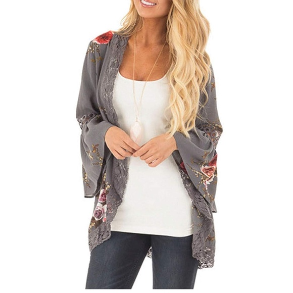 Floral Kimono W/ Lace Patchwork - Picture 3 of 8